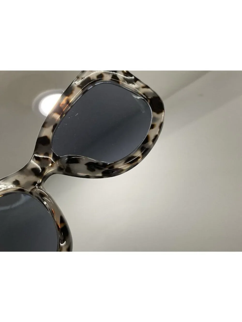 Peepers Center Stage Oversized Reading Sunglasses Gray Tortoise +1.50